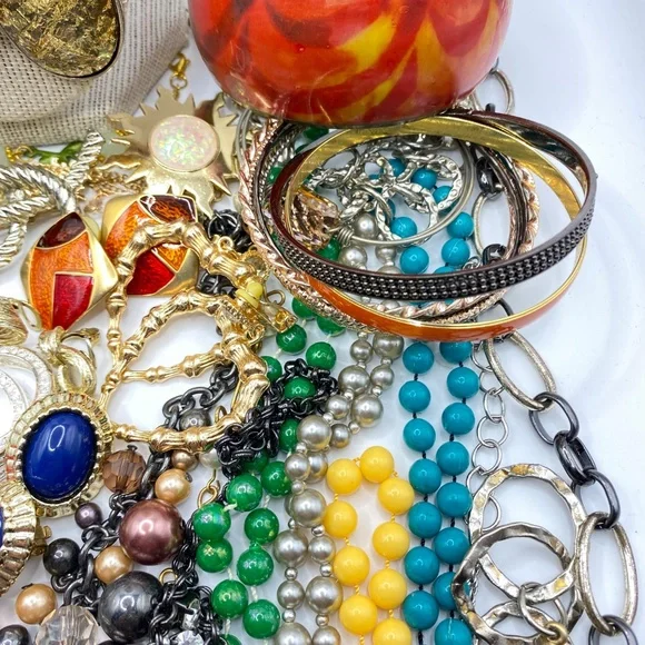 Jewelry Bundle Necklaces Earrings Bracelets Bangles Variety Lot 2.5 lbs. - Picture 6 of 11